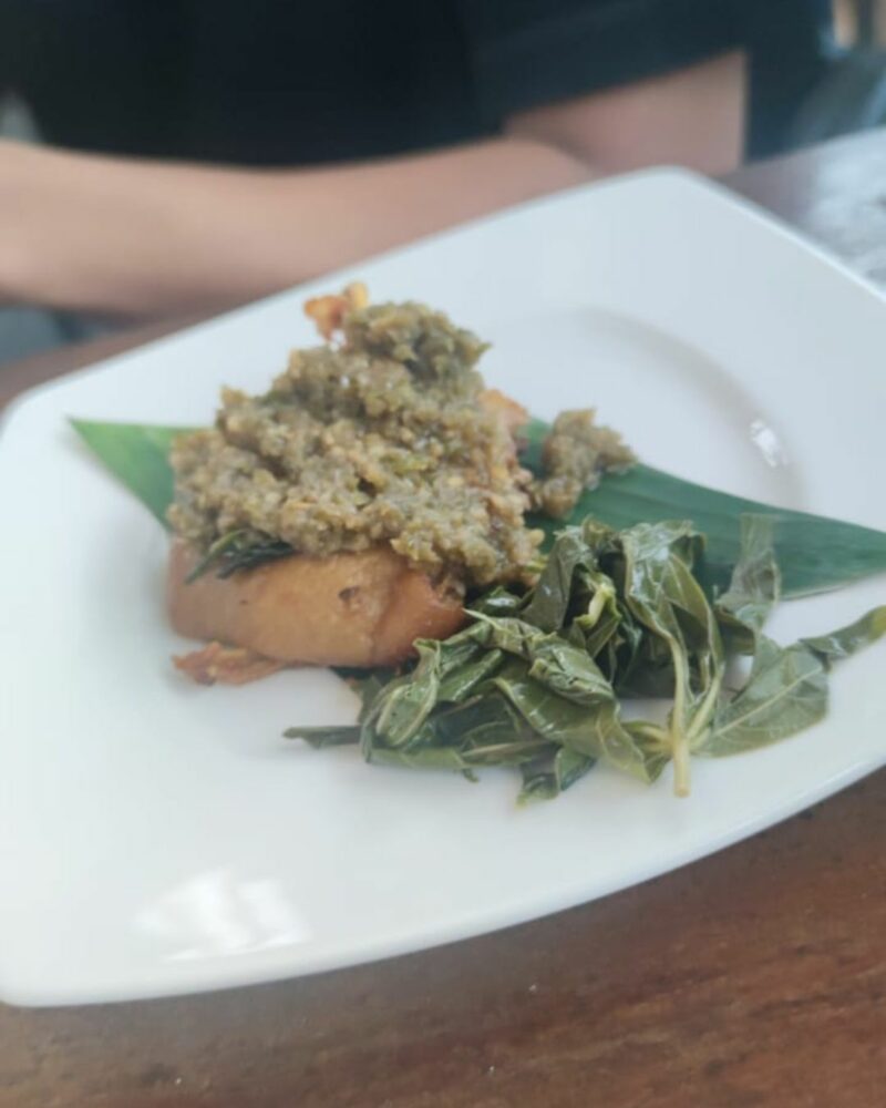 Pengalaman Unik Makan di Tepian Kapuas: Restoran Bebek Sungai Kapuas 2